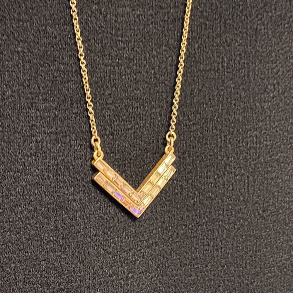 NWT [J.Crew] Chevron Arrow V-Shaped Pendant Chain Adjustable Gold Necklace - Picture 5 of 7